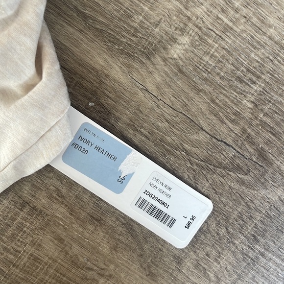 NWT Soft Surroundings Evelyn Robe - Picture 4 of 5